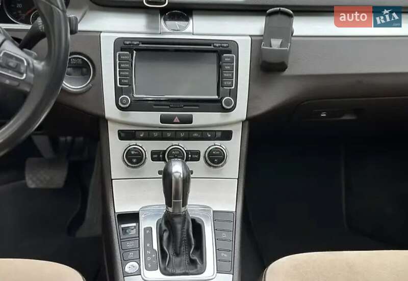 Универсал Volkswagen Passat 2012 в Золочеве фото 6 Универсал Volkswagen Passat 2012 в Золочеве