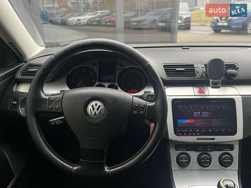 Седан Volkswagen Passat 2007 в Киеве