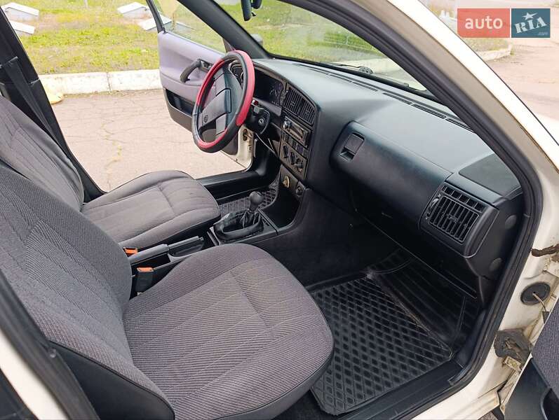 Седан Volkswagen Passat 1988 в Черкассах