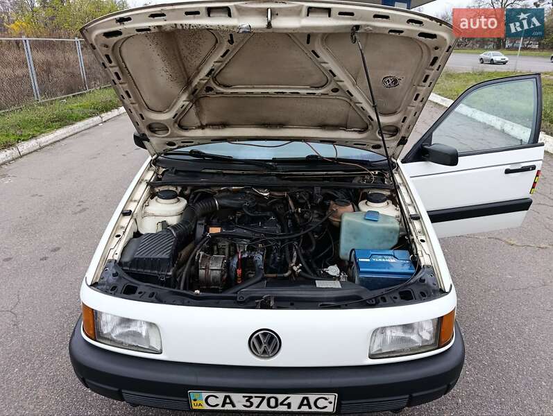 Седан Volkswagen Passat 1988 в Черкассах