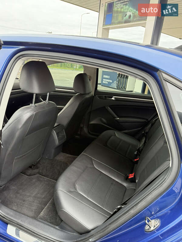 Седан Volkswagen Passat 2017 в Дніпрі