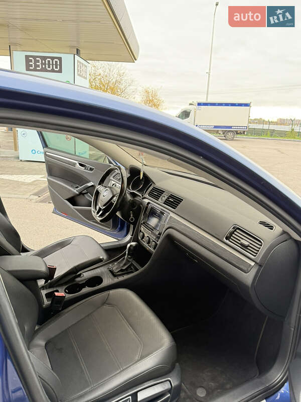 Седан Volkswagen Passat 2017 в Дніпрі