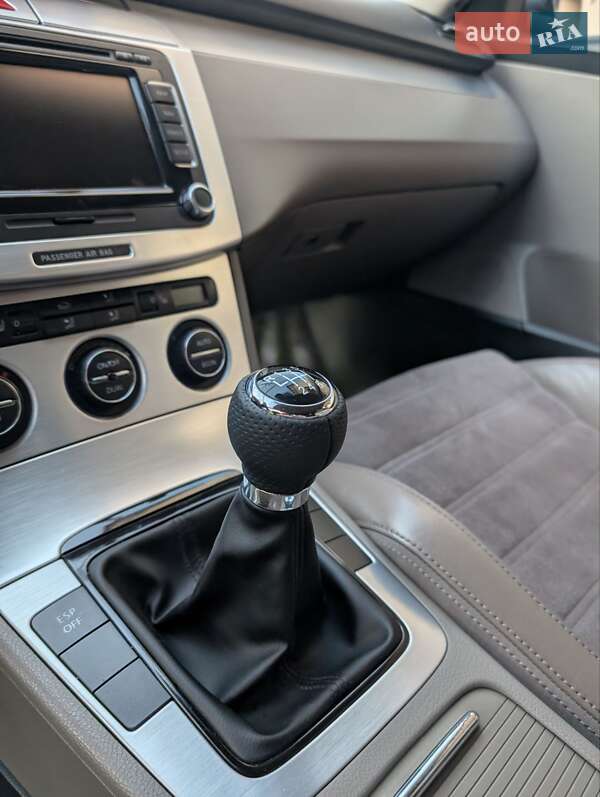 Седан Volkswagen Passat 2006 в Тячеве