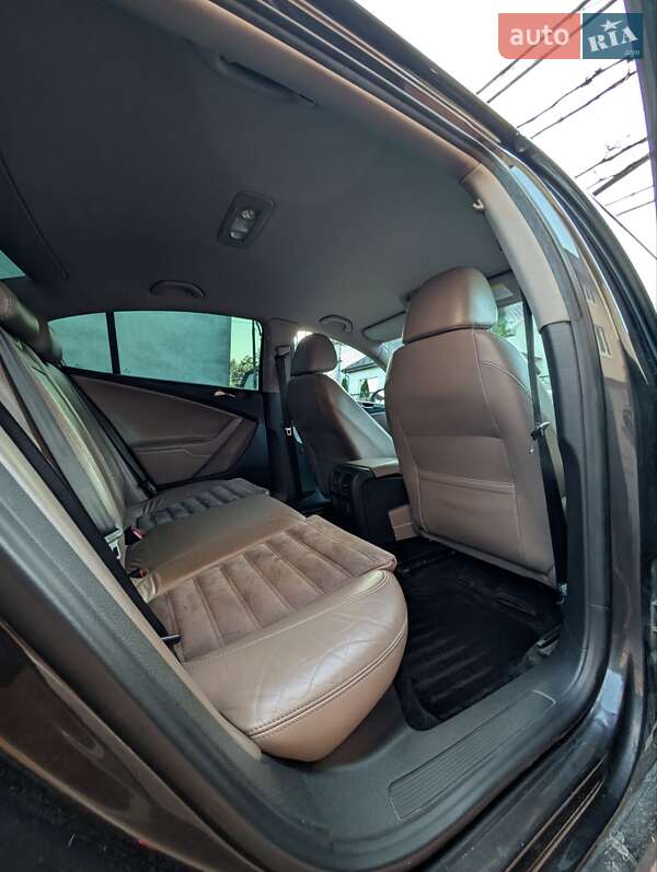 Седан Volkswagen Passat 2006 в Тячеве