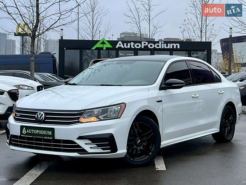 Седан Volkswagen Passat 2018 в Киеве