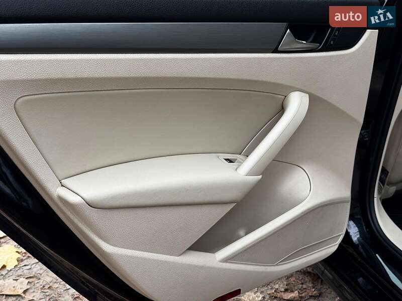 Седан Volkswagen Passat 2014 в Києві