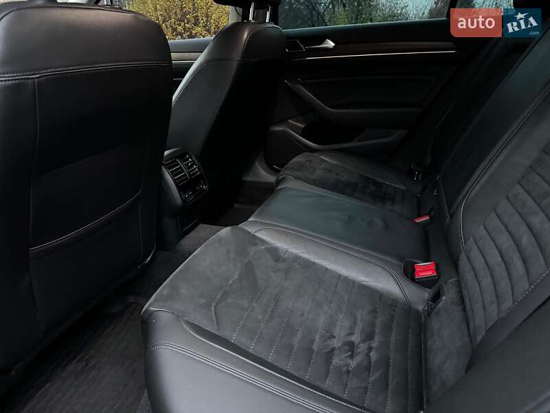 Седан Volkswagen Passat 2018 в Киеве фото 27 Седан Volkswagen Passat 2018 в Киеве