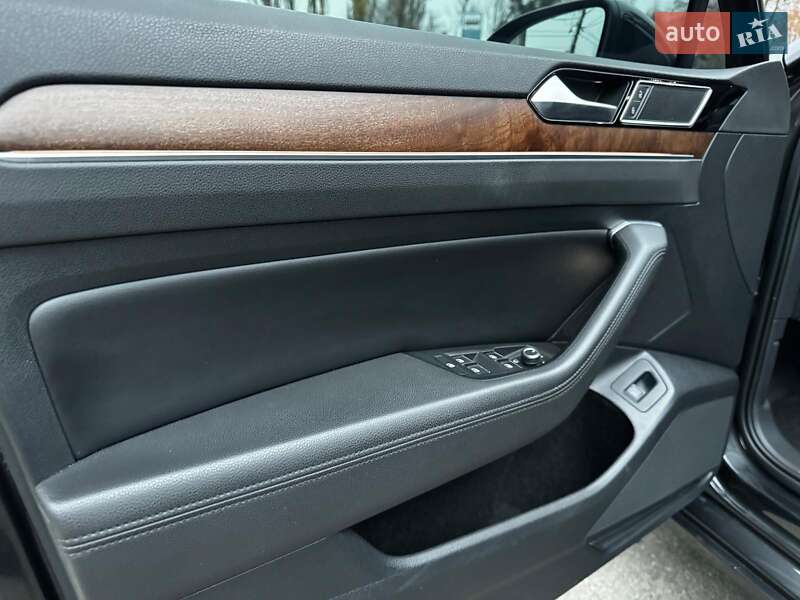 Седан Volkswagen Passat 2018 в Киеве фото 29 Седан Volkswagen Passat 2018 в Киеве