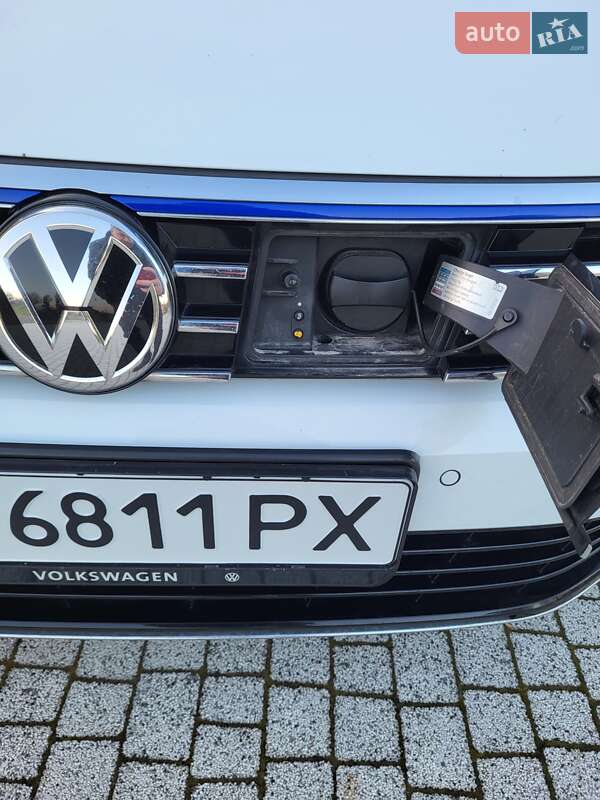 Універсал Volkswagen Passat 2016 в Львові