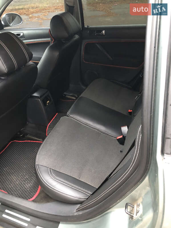 Універсал Volkswagen Passat 2004 в Шептицькому