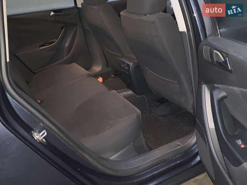 Универсал Volkswagen Passat 2007 в Жовкве