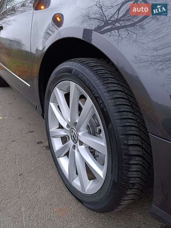 Универсал Volkswagen Passat 2009 в Луцке