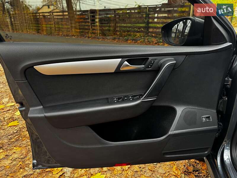 Седан Volkswagen Passat 2011 в Киеве фото 11 Седан Volkswagen Passat 2011 в Киеве