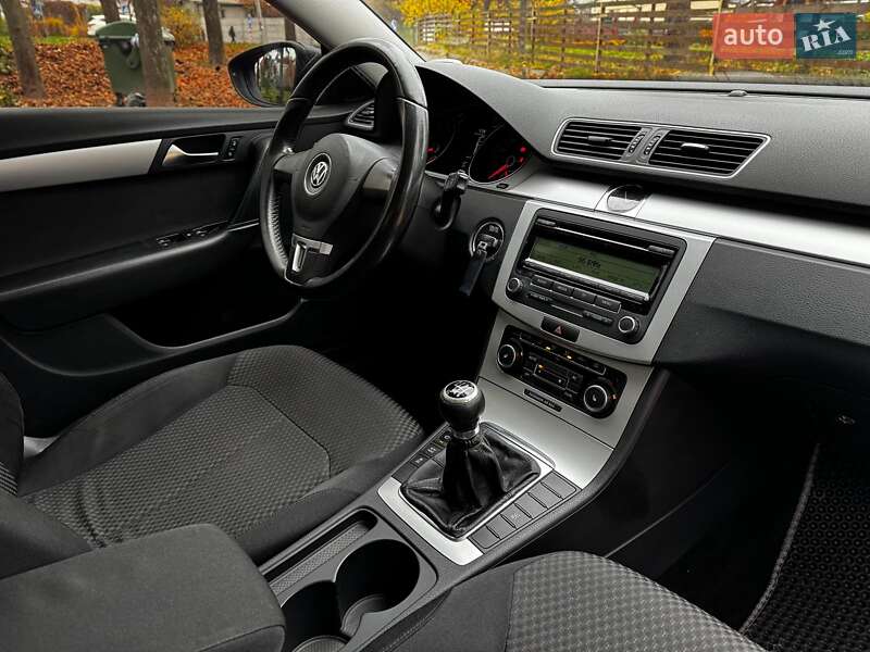 Седан Volkswagen Passat 2011 в Киеве фото 29 Седан Volkswagen Passat 2011 в Киеве
