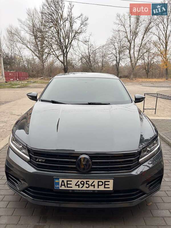 Седан Volkswagen Passat 2016 в Кривом Роге