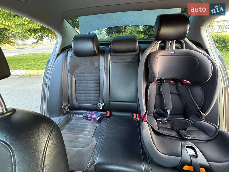 Седан Volkswagen Passat 2011 в Буче