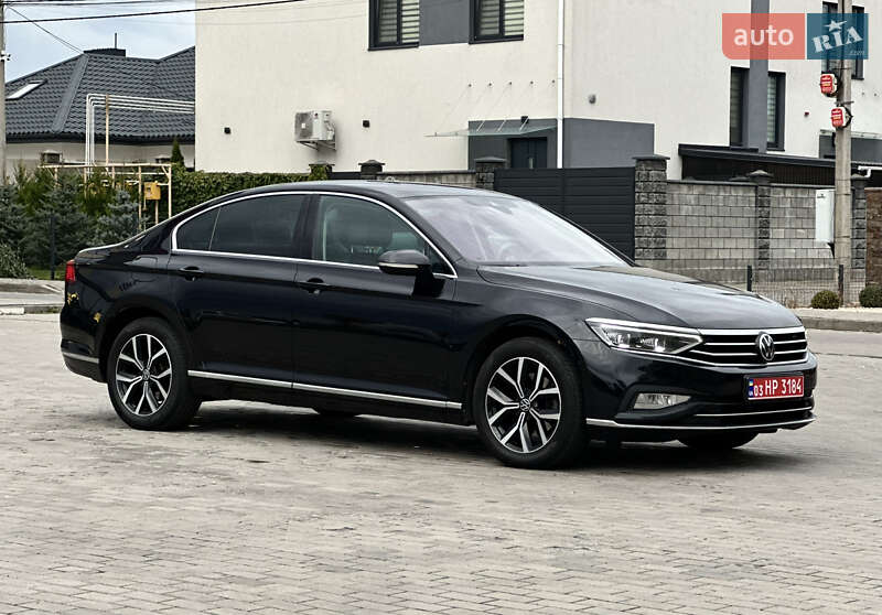 Седан Volkswagen Passat 2021 в Ровно