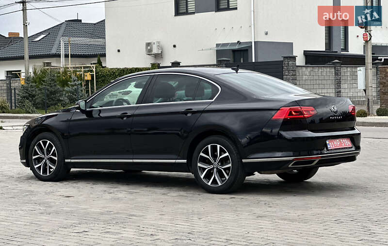 Седан Volkswagen Passat 2021 в Ровно