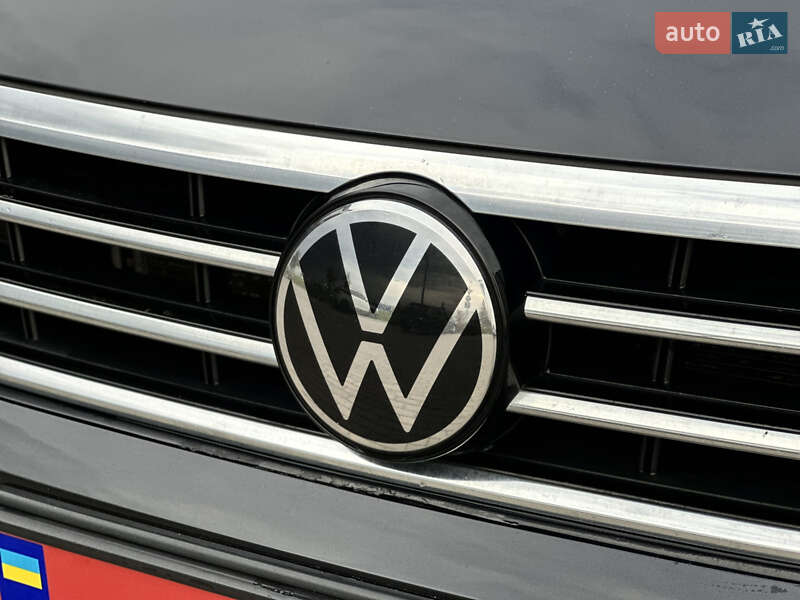 Седан Volkswagen Passat 2021 в Ровно