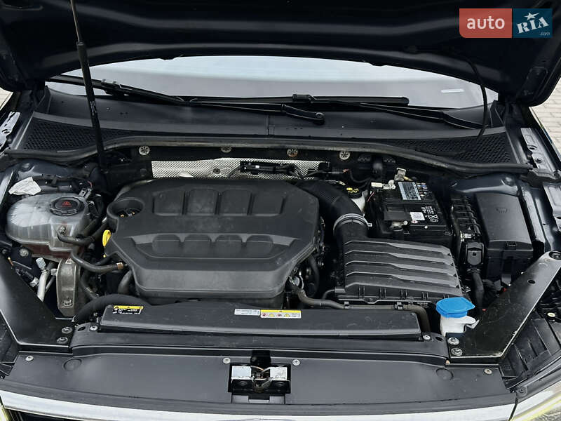 Седан Volkswagen Passat 2021 в Ровно