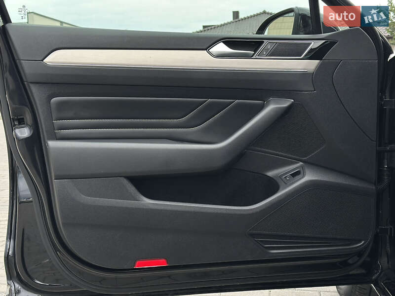 Седан Volkswagen Passat 2021 в Ровно