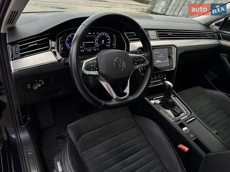 Седан Volkswagen Passat 2021 в Ровно