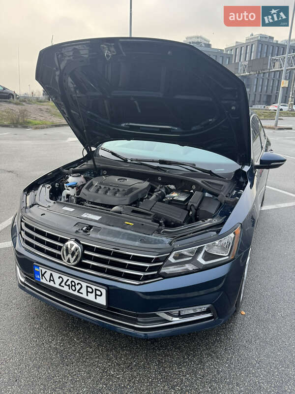Седан Volkswagen Passat 2018 в Киеве
