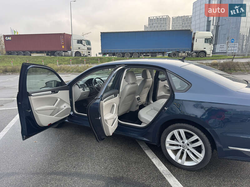 Седан Volkswagen Passat 2018 в Киеве
