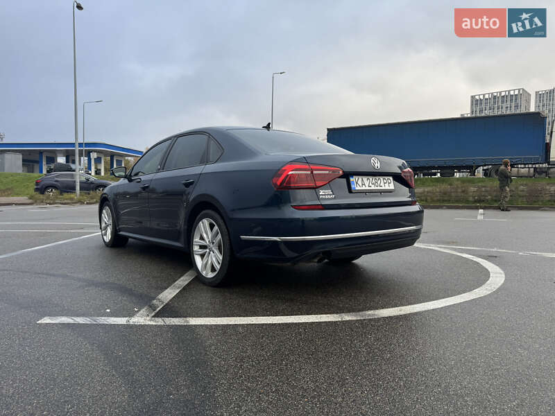 Седан Volkswagen Passat 2018 в Киеве