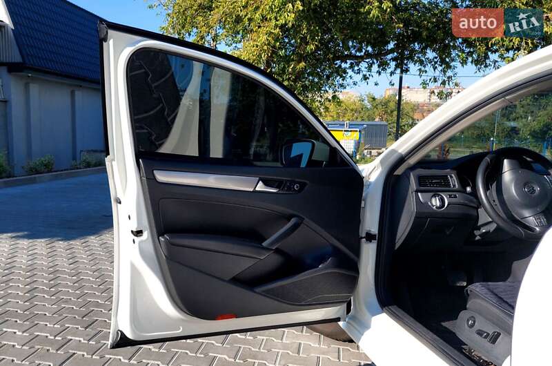 Седан Volkswagen Passat 2014 в Кропивницком