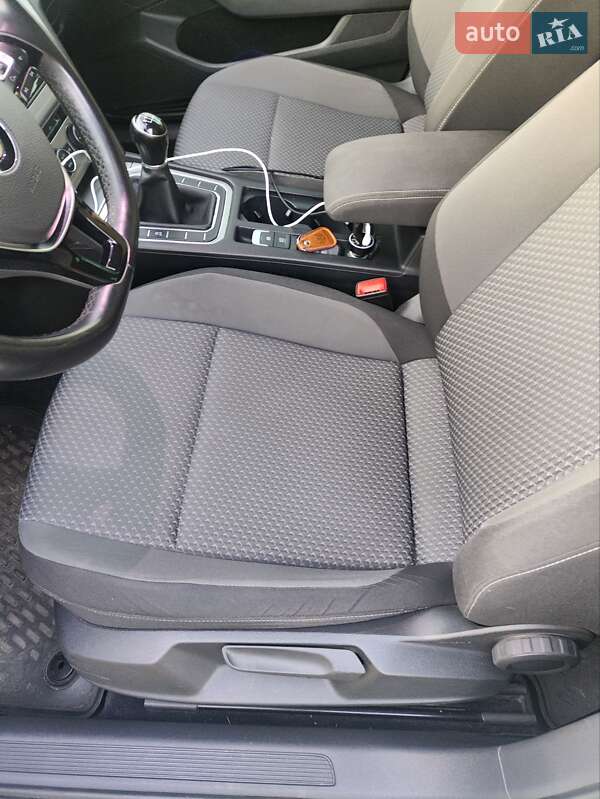 Універсал Volkswagen Passat 2016 в Корсунь-Шевченківському