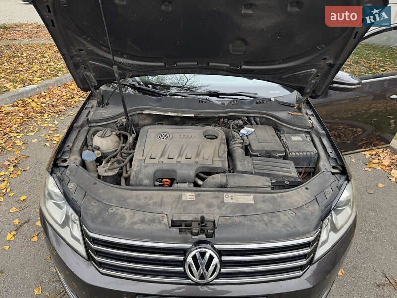 Универсал Volkswagen Passat 2011 в Киеве фото 16 Универсал Volkswagen Passat 2011 в Киеве
