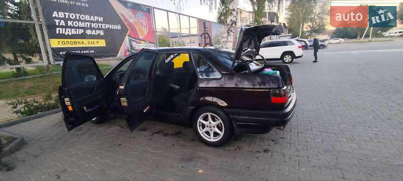 Седан Volkswagen Passat 1992 в Чернівцях