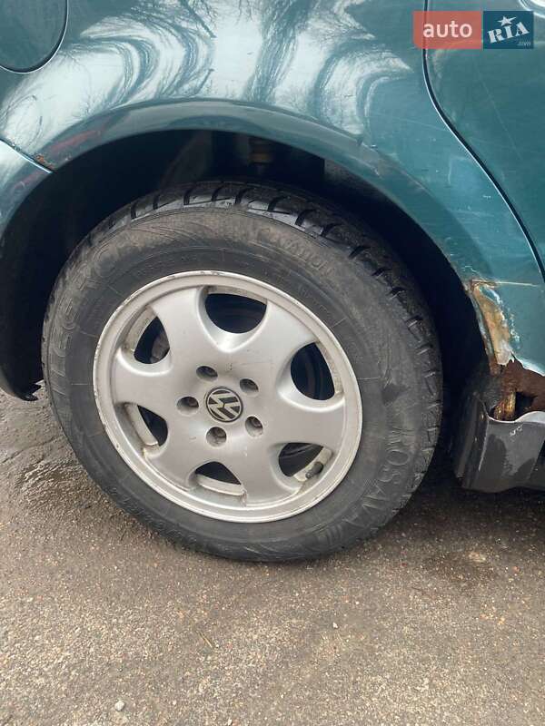 Универсал Volkswagen Passat 1999 в Киеве