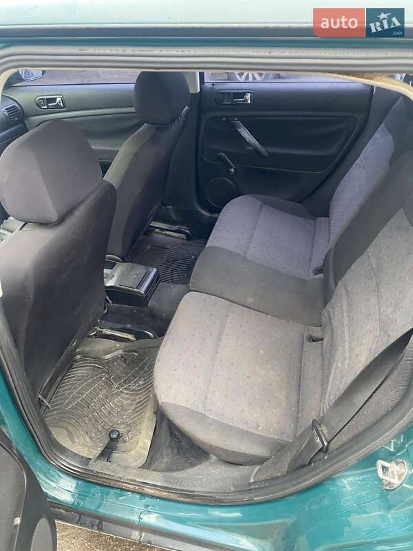 Универсал Volkswagen Passat 1999 в Киеве