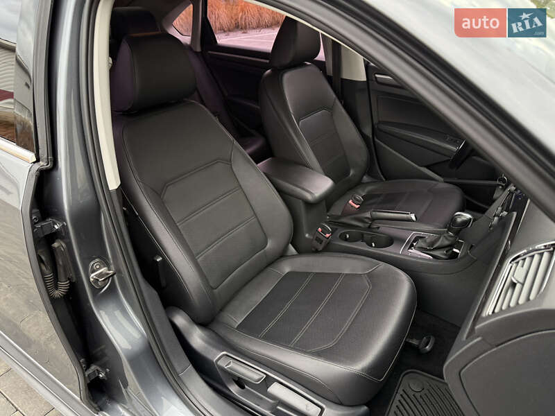 Седан Volkswagen Passat 2017 в Луцке фото 13 Седан Volkswagen Passat 2017 в Луцке