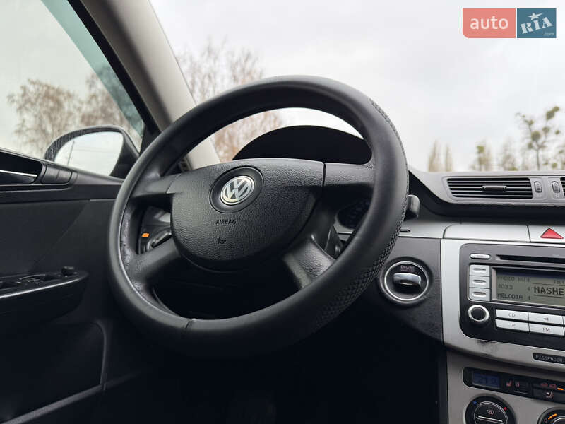 Универсал Volkswagen Passat 2007 в Ровно