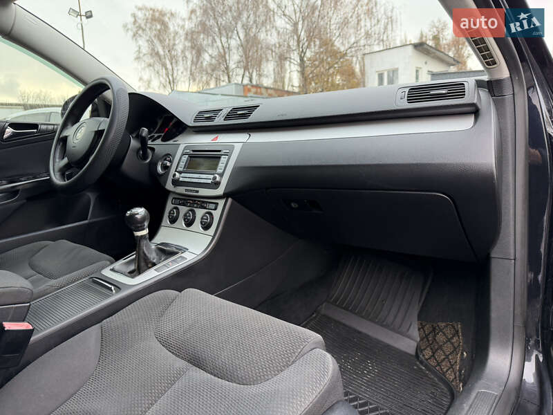 Универсал Volkswagen Passat 2007 в Ровно
