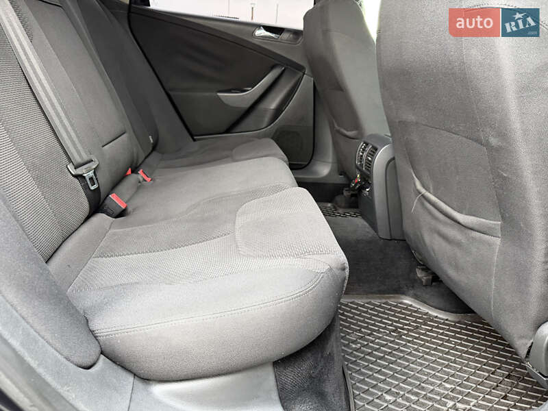 Универсал Volkswagen Passat 2007 в Ровно
