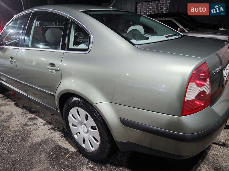 Седан Volkswagen Passat 2001 в Виннице