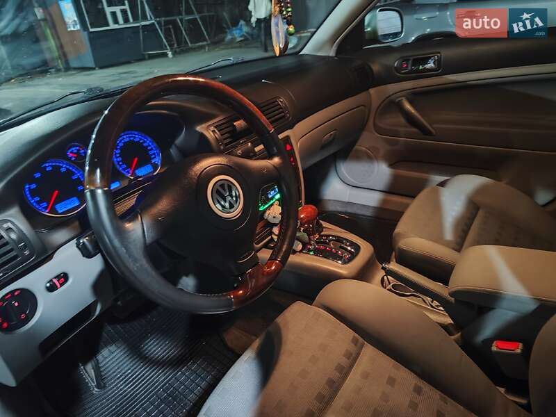 Седан Volkswagen Passat 2001 в Виннице