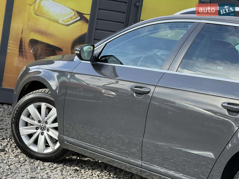 Универсал Volkswagen Passat 2011 в Стрые