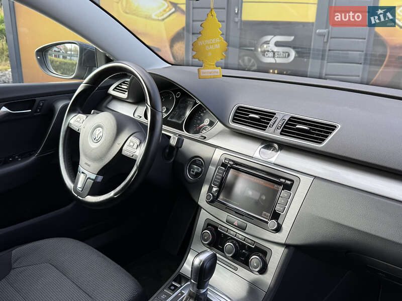 Универсал Volkswagen Passat 2011 в Стрые