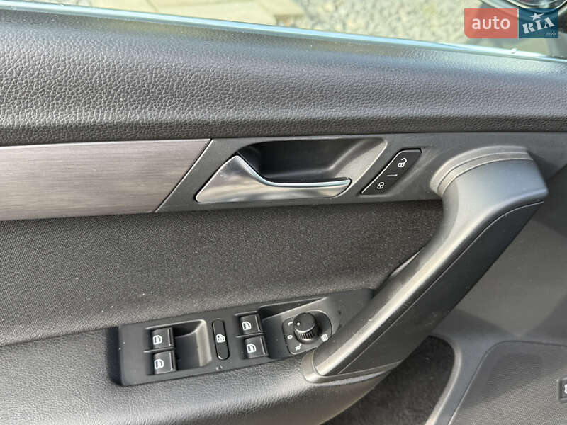 Универсал Volkswagen Passat 2011 в Стрые