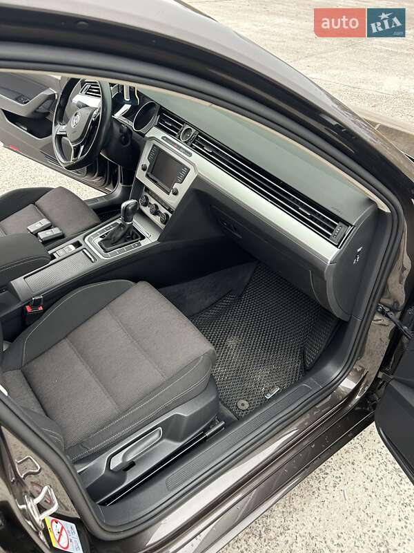 Седан Volkswagen Passat 2017 в Каневе фото 11 Седан Volkswagen Passat 2017 в Каневе