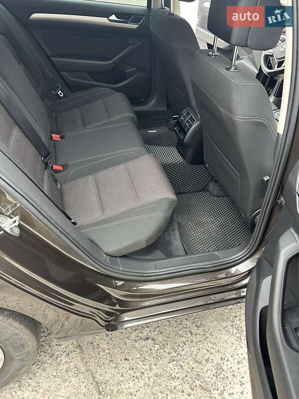 Седан Volkswagen Passat 2017 в Каневе фото 14 Седан Volkswagen Passat 2017 в Каневе