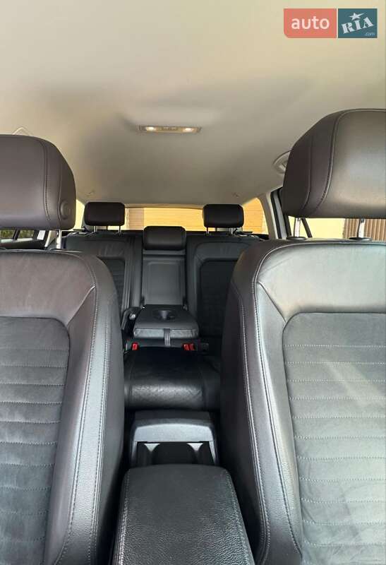 Універсал Volkswagen Passat 2015 в Ужгороді