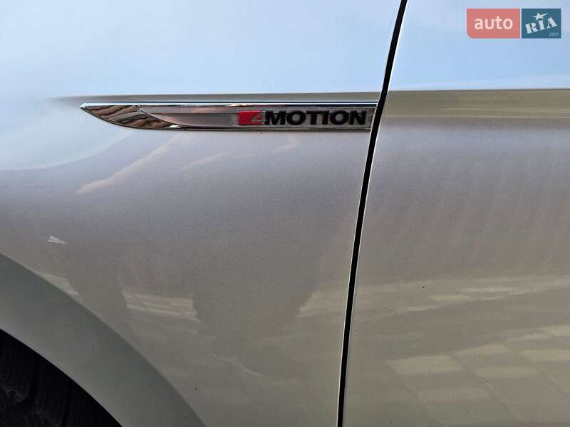 Універсал Volkswagen Passat 2015 в Ужгороді