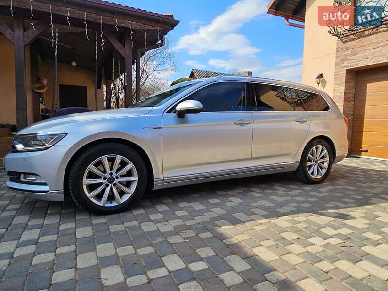 Універсал Volkswagen Passat 2015 в Ужгороді