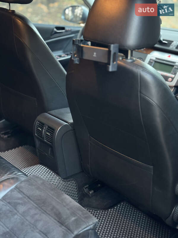 Универсал Volkswagen Passat 2006 в Киеве